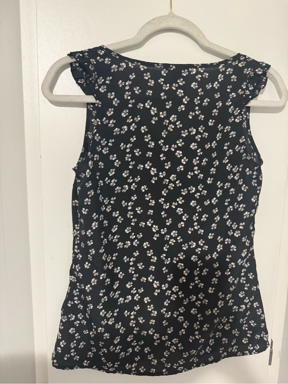 178. Jacob Black Floral Ruffle Sleeveless Top XS Cottagecore Dark Romantic - Picture 7 of 7